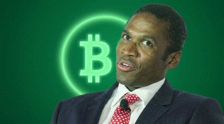 عنوان مترجم: "آرثر هايز، أبرز مؤيدي البيتكوين، يؤكد أن سعر BTC يحركه هذا العامل وليس القوانين الأمريكية الجديدة"