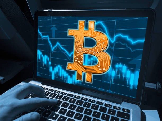 بيتكوين يرتفع بثبات دون مؤشرات توزيع كبيرة
