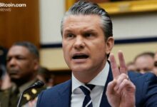 البنتاجون يعتبر البنية التحتية للبيتكوين أصلاً استراتيجياً وفقاً لهيغسيث