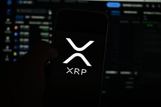 ارتفاع XRP و XLM يثير آمال تعافي السوق