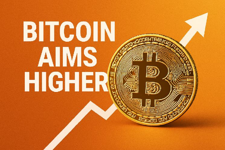 سعر البيتكوين يتماسك قرب القمم، والمزيد من المكاسب قد تتبع