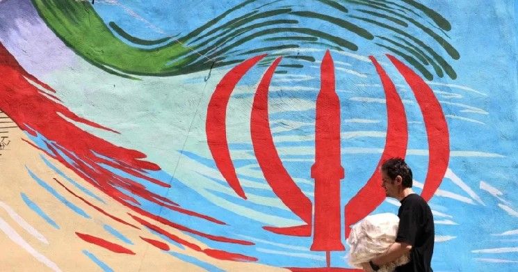 الحكومة البريطانية تفرض عقوبات على 12 فردًا وكيانًا مرتبطين بشبكة الظل المصرفية الإيرانية