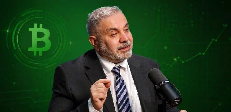 عالم فيزياء شهير يشارك توقعات سعر البيتكوين على المدى البعيد بـ "قانون القوة"