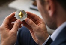إيثريوم تتداول بثبات فوق 2300 دولار رغم ضعف الطلب التجزئي