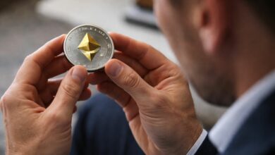 إيثريوم تتداول بثبات فوق 2300 دولار رغم ضعف الطلب التجزئي