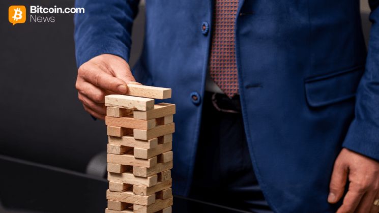 بيتكوين يحافظ على 81,500 دولار مع تصفية 135 مليون دولار من المراكز المرفوعة