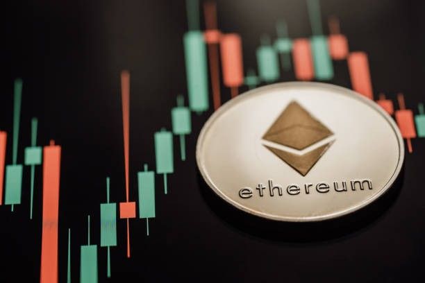 انخفاض الإيثيريوم يتعمق: هل يستطيع ETH التمسك بخط الدعم الحاسم عند 1,930 دولارًا؟