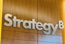 "الرئيس التنفيذي لـ Strategy يدلي بتصريحه الأول بعد تعليق سايلور حول إمكانية بيع البيتكوين"