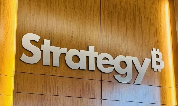 "الرئيس التنفيذي لـ Strategy يدلي بتصريحه الأول بعد تعليق سايلور حول إمكانية بيع البيتكوين"