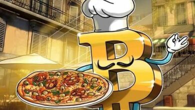 إليك كم تبلغ قيمة 10 آلاف بيتكوين التي دفعت مقابل 2 بيتزا في 2010 اليوم