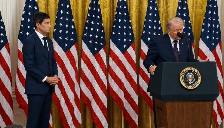 عاجل: كيفن وارش يتولى رئاسة الاحتياطي الفيدرالي في حفل أداء اليمين – ترامب يلقي خطابًا يتناقض مع تصريحاته السابقة