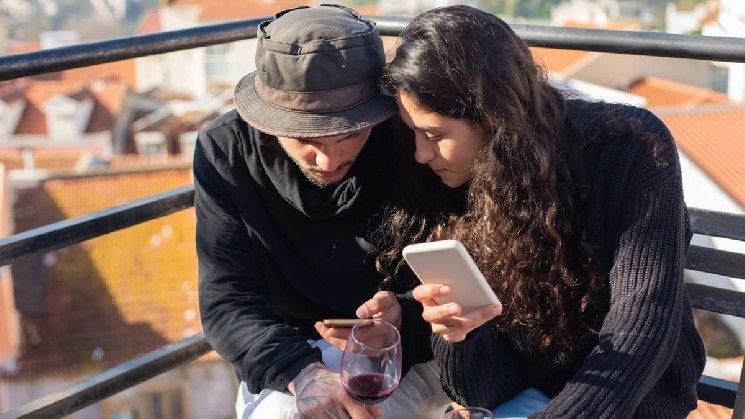 بيس تتفاعل مع المجتمع مع انتشار تغريدة فيروسية