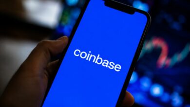 سهم Coinbase يتراجع مع تحذيرات "بيرد" من ضعف أحجام التداول ومخاطر التقييم