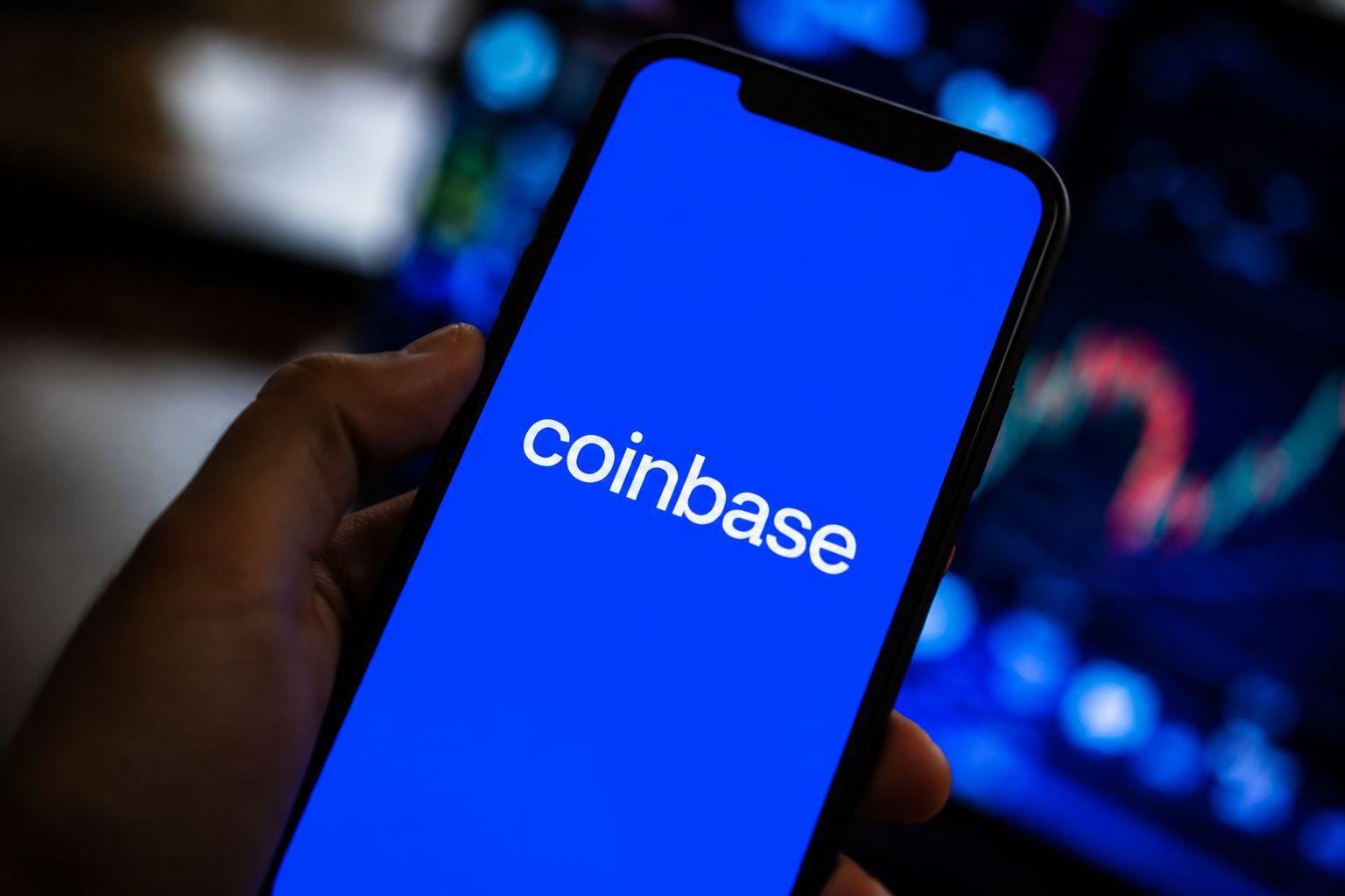 سهم Coinbase يتراجع مع تحذيرات "بيرد" من ضعف أحجام التداول ومخاطر التقييم