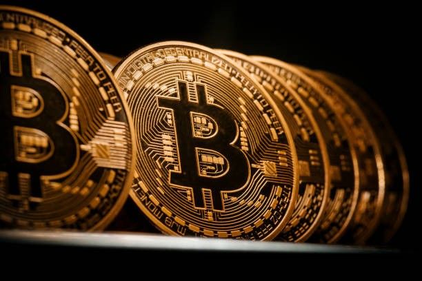 سوق البيتكوين يواجه إعادة ضبط محتملة للربحية مع انزلاق المزيد من العملات خارج نطاق الربح