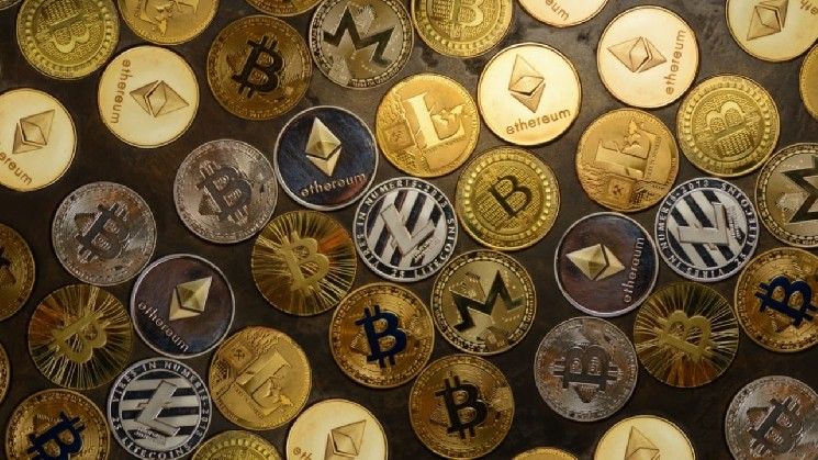 توقعات السيولة في العملات المشفرة تظلم مع تحول الاحتياطي الفيدرالي المتشدد يرفع احتمالات رفع الفائدة إلى 77%