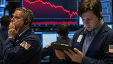 لماذا تتخلف أسهم البرمجيات مثل INTU وADBE وTTD وWDAY وCRM عن مؤشر S&P 500؟