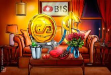رئيس بنك التسويات الدولية السابق يخفف موقفه من العملات المستقرة، ويدعم التعايش مع العملات الورقية