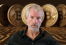 بعد يومين من الصمت خلال الانخفاض.. مايكل سايلور مؤيد البيتكوين (BTC) يعلق – خسائر الشركة تجاوزت هذه العملات البديلة!