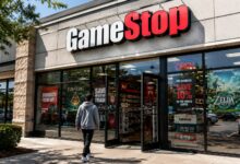 ارتفاع سهم GameStop بعد أرباح قياسية والموافقة على إعادة شراء بقيمة 2 مليار دولار