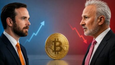 اختر جانبك: هل انخفاض البيتكوين الأخير فرصة أم نذير كارثة؟ خبراء السوق يتحلّثون!