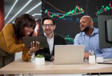 إيثريوم تواجه مخاطر هبوطية جديدة مع تضاعف مخاوف الفيدرالي وتراجع المعنويات السوقية