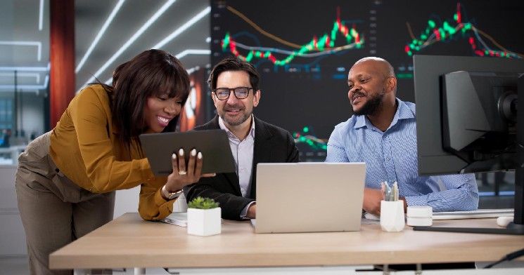 إيثريوم تواجه مخاطر هبوطية جديدة مع تضاعف مخاوف الفيدرالي وتراجع المعنويات السوقية