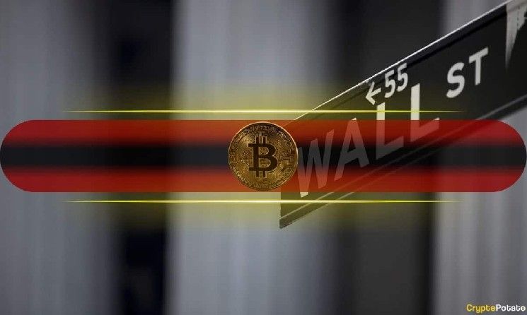 هل انهيار البيتكوين بنسبة 60% لا يزال محتملاً؟ محلل يشير إلى وول ستريت