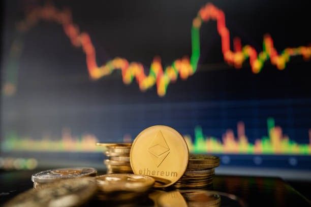 مؤسس إيثريوم يبيع 100,000 إيثريوم بقيمة 170 مليون دولار، ما القصة؟