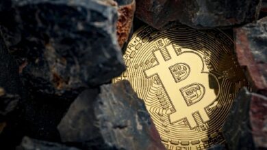 ضغط إيرادات المعدّنين يدفع نحو أكبر تصحيح لشبكة بيتكوين منذ 2021