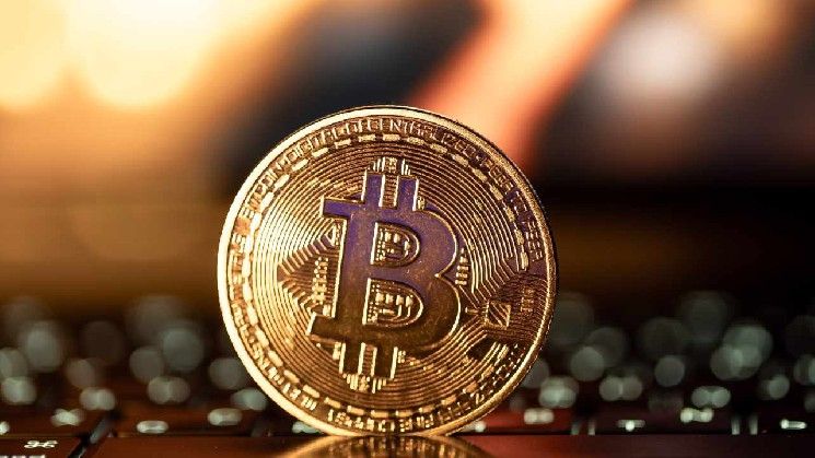 بتكوين يتداول أقل بنسبة 15% من المستوى الأساسي للسلسلة بعد موجة بيع يونيو