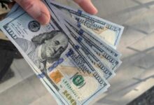 انسَ الرسوم البيانية للأسعار. إليك كيف يبدو البيتكوين ومؤشر S&P 500 عند تعديلهما حسب طابعة الأموال