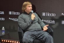 أظهرت توقعات بنك ستاندرد تشارترد: عملة Aave قد ترتفع إلى 3,500 دولار بحلول 2030 مع انتعاش التمويل اللامركزي (DeFi)