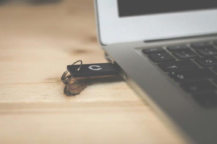 مايكروسوفت تكتشف برمجية خبيثة تختطف محافظ العملات الرقمية وتنتشر عبر أقراص USB
