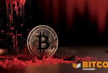 بتكوين يهوي بأسهمه بقيادة ستراتيجي (MSTR) مع انخفاض حاد في سعر العملة الرقمية