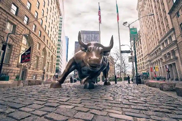 فيڊيليتي تدخل سباق احتياطي العملات المستقرة بقيمة 320 مليار دولار بصندوق استثماري جديد