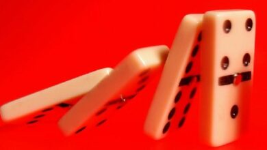 إيثر، XRP ودوجكوين يقودون موجة هبوط واسعة في العملات الرقمية مع تراجع أسهم التكنولوجيا