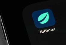 متداول ضخم في Bitfinex يملأ محفظته مع انهيار سعر البيتكوين إلى 67 ألف دولار