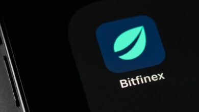 متداول ضخم في Bitfinex يملأ محفظته مع انهيار سعر البيتكوين إلى 67 ألف دولار