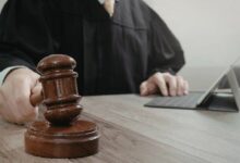 آدم إيزا، المدعي بأنه "عرّاب" العملات المشفرة، يعترف بالذنب في مؤامرة اختطاف بقيمة 245 مليون دولار من البيتكوين