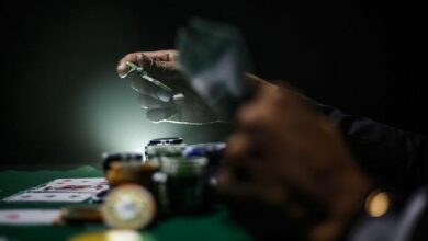 هايبرليكويد ويونيسووب وورلدكوين تقاوم انهيار العملات الرقمية مع توجه المتداولين نحو الذكاء الاصطناعي والتمويل اللامركزي