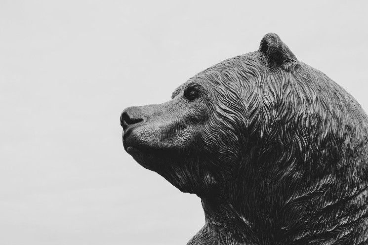 شهدت عملة XRP موجة استسلام حادة مع انخفاض حاد في نسبة الربح إلى الخسارة المحققة