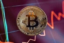 بيتكوين يهبط إلى 59,000 دولار مع تراجع إيمان السوق بقصة "التمسك مهما كان الثمن"