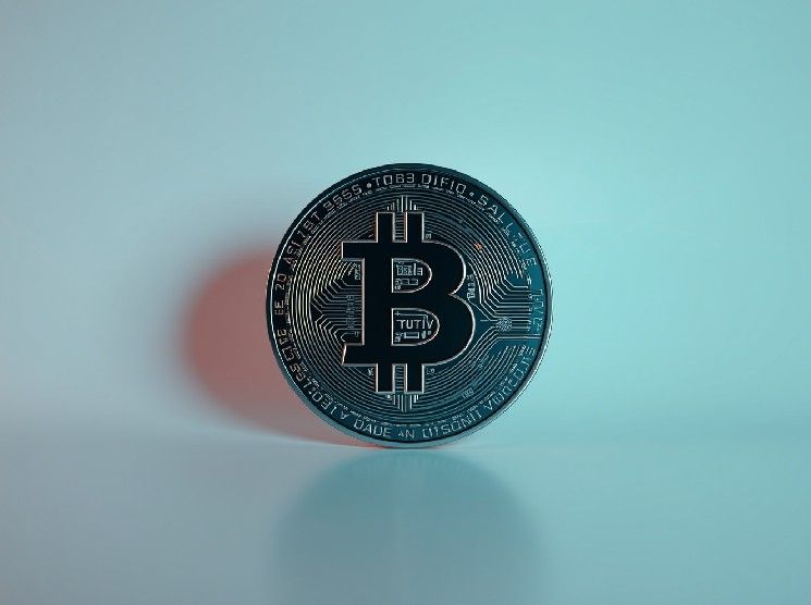3,399 بيتكوين بقيمة 216 مليون دولار تُنقل من كوينباس المؤسسي إلى محفظة مجهولة