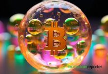 ما الذي يرفع أو يخفض سعر البيتكوين؟ شرح كامل