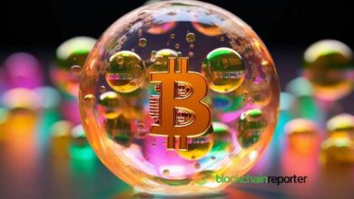 ما الذي يرفع أو يخفض سعر البيتكوين؟ شرح كامل