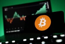 بيتكوين، إيثريوم، ريبل، ودوجكوين تظل ثابتة رغم إدراج مشروع قانون العملات الرقمية لبنود أخلاقية: محلل يسلط الضوء على مستوى 'مراقبة' لبيتكوين