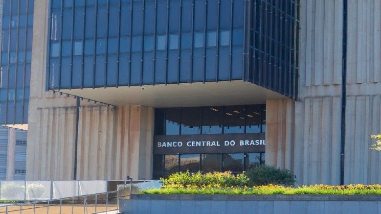 طلب البرازيل من العملات المستقرة يقفز 158% سنويًا ليصل إلى 2.6 مليار دولار في مايو