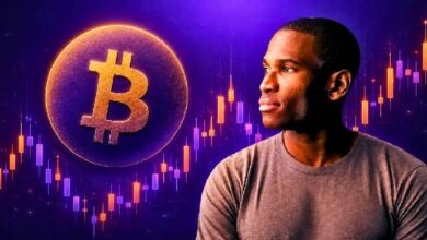 آرثر هايز يشرح سبب بقاء البيتكوين عالقًا رغم طباعة النقود