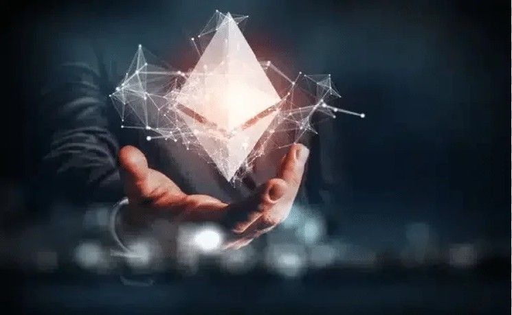 إيثريوم يتفوق على بيتكوين بهذا الإطلاق! هل بدأ عصر جديد لـ ETH؟
